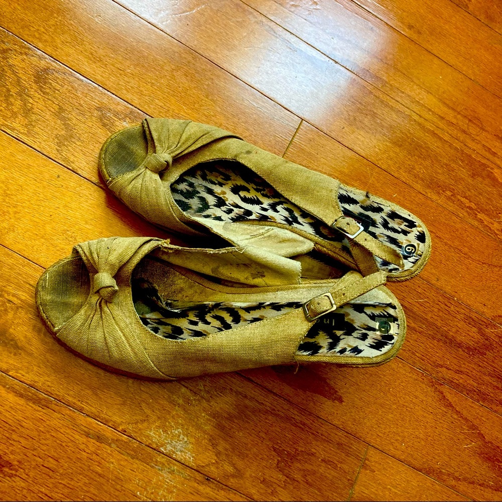 Beige peep toe pumps